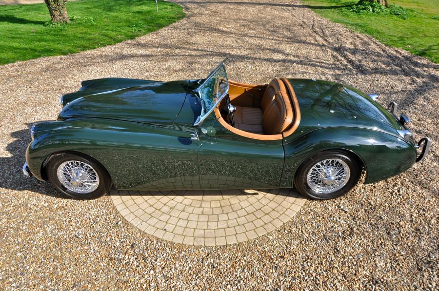  Jaguar XK120 SE Roadster 1953 года  (фото 7 из 27)